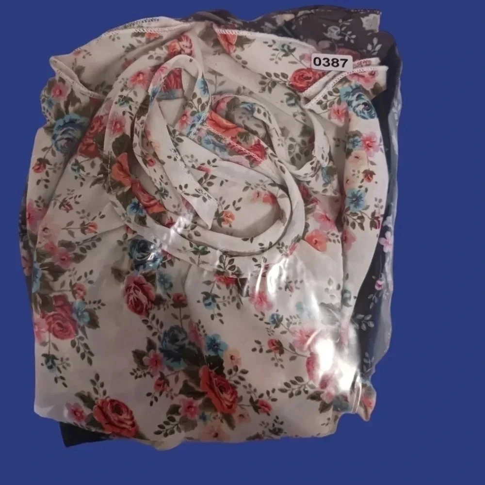 Poetry bohemian floral tank top  size xs lot of 2 blk/ - Picture 5 of 5